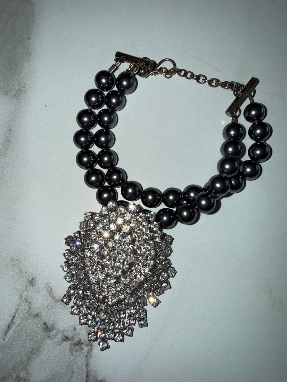 Elegant Dark Grey Pearl Bracelet with Sparkling Crystal Pendant